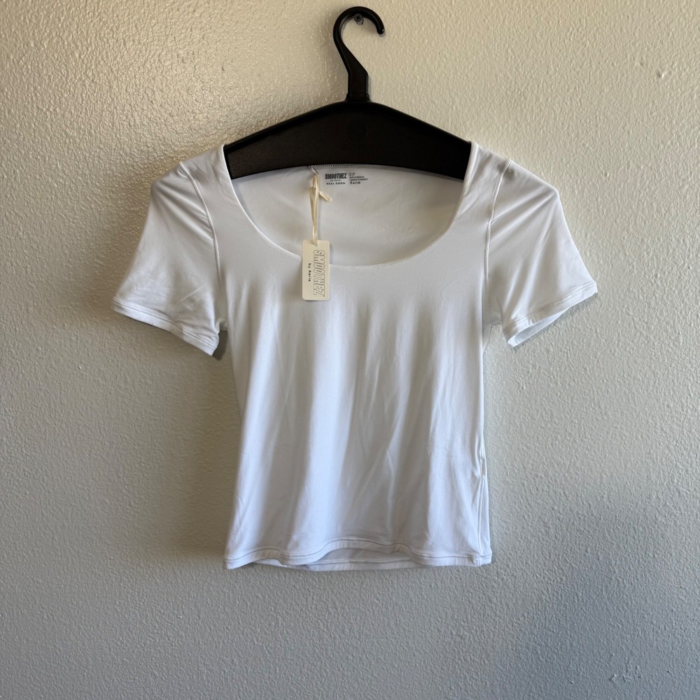 NEW AERIE Smoothez Size Small White Short Sleeve Top Neutral Minimalist